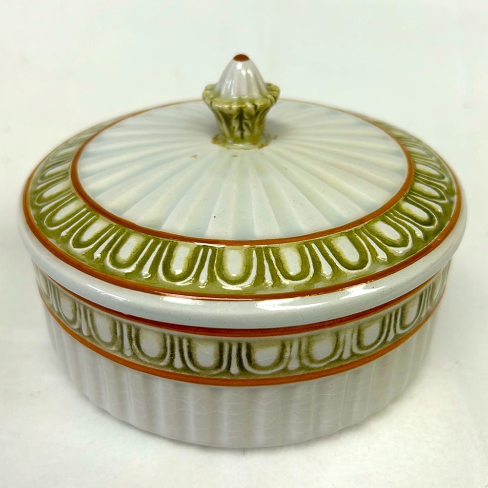 Vintage porcelain CAPODIMONTE lidded vanity  powder dish Italy